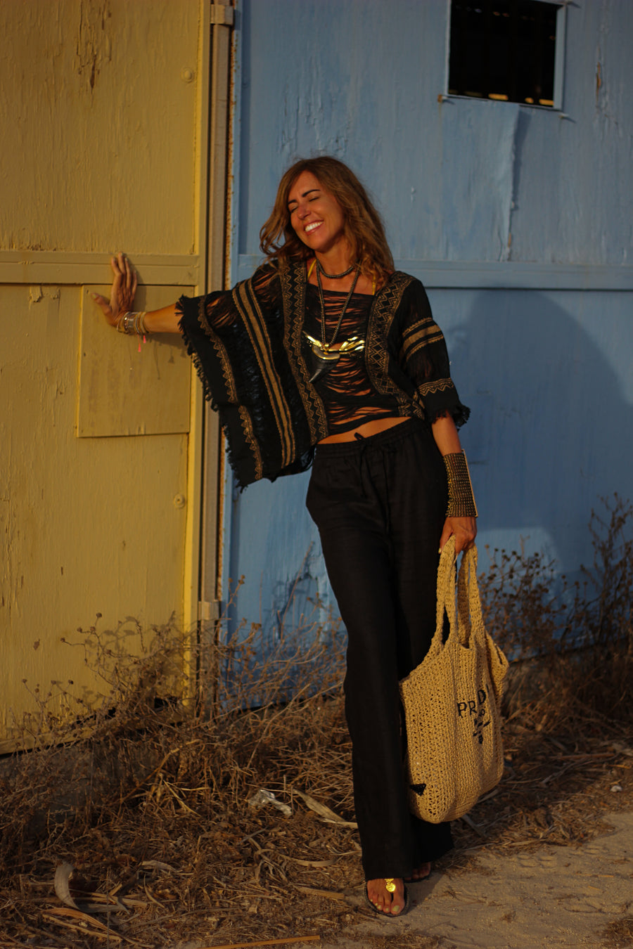 Poncho top corto negro